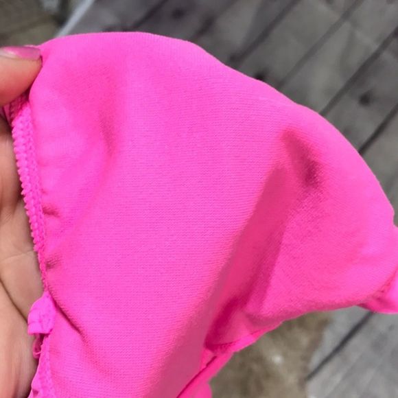 LA Hearts| Neon Pink Scalloped Bikini Top Medium - Picture 7 of 9